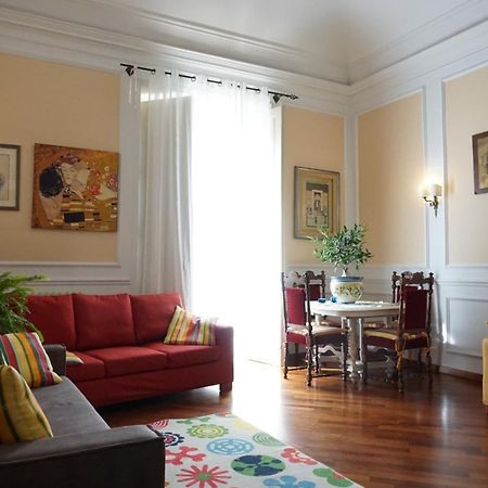 Elegante Appartamento Centro Storico Catánia Buitenkant foto