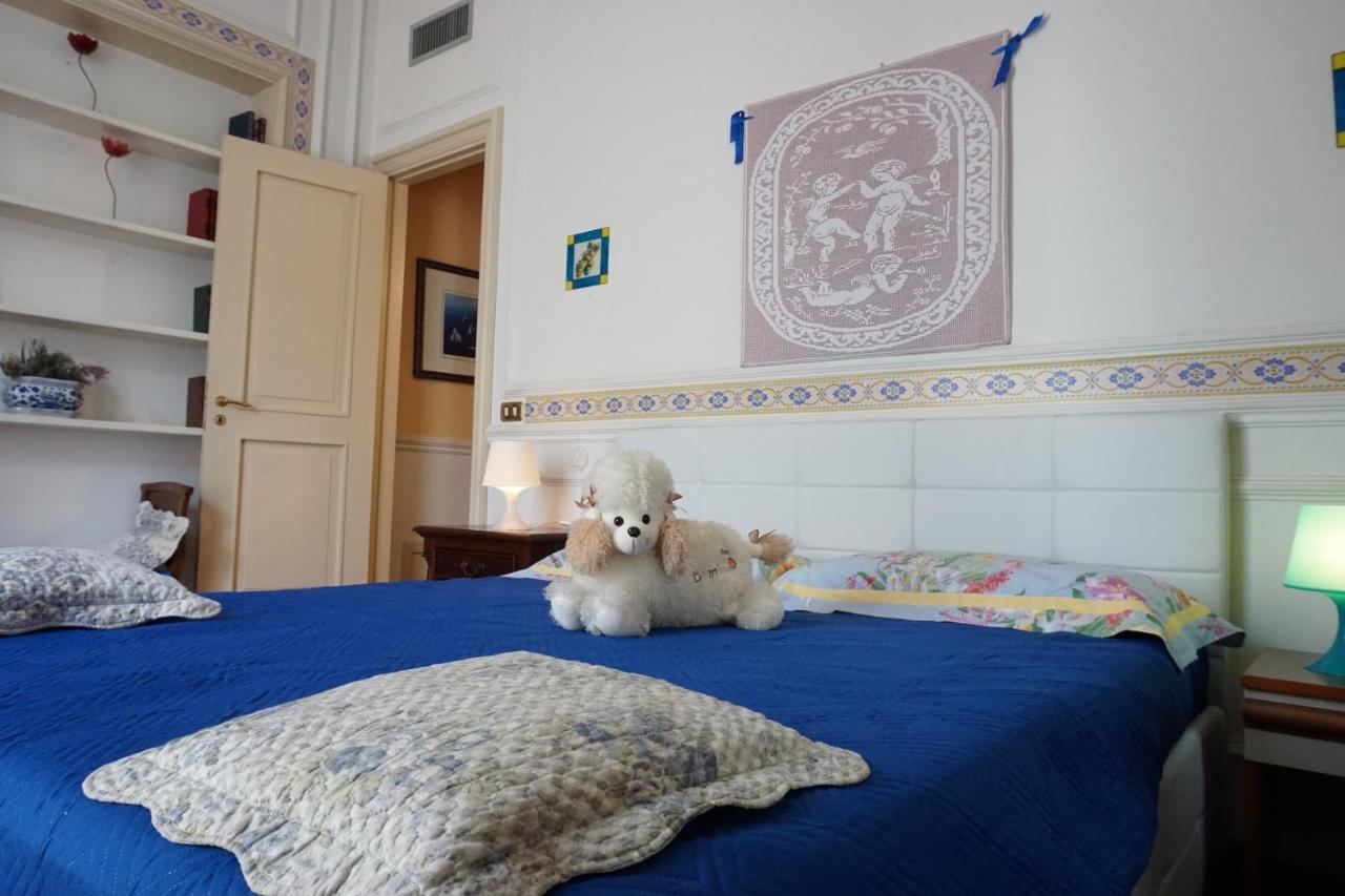 Elegante Appartamento Centro Storico Catánia Buitenkant foto