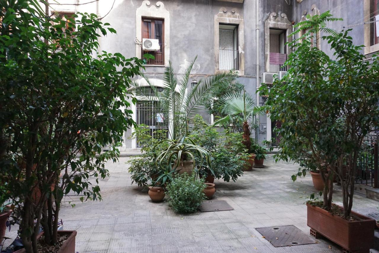 Elegante Appartamento Centro Storico Catánia Buitenkant foto