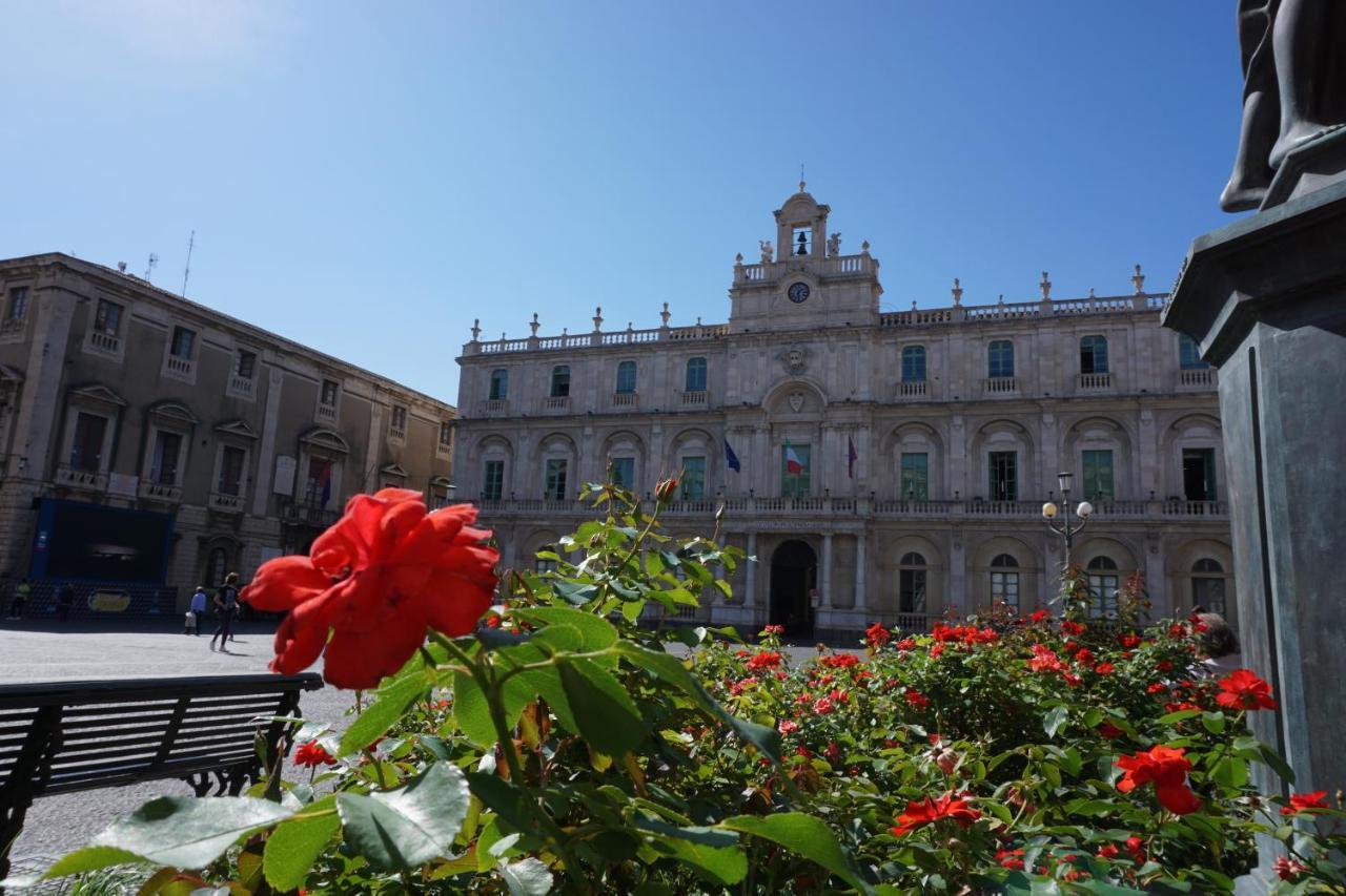 Elegante Appartamento Centro Storico Catánia Buitenkant foto