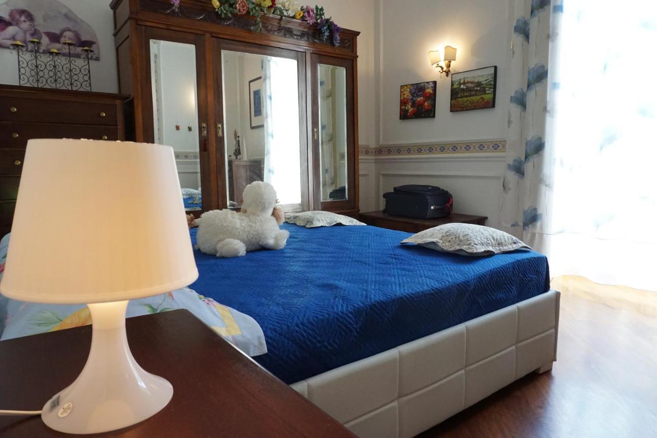 Elegante Appartamento Centro Storico Catánia Buitenkant foto